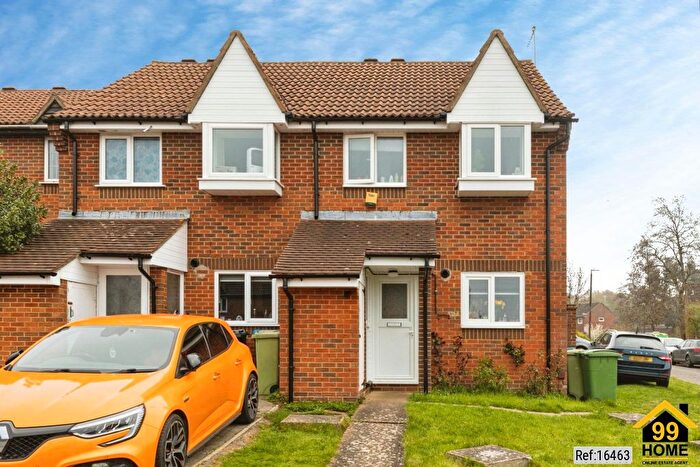 3 Bedroom End Terrace House For Sale In Mossdale, Milton Keynes, MK13