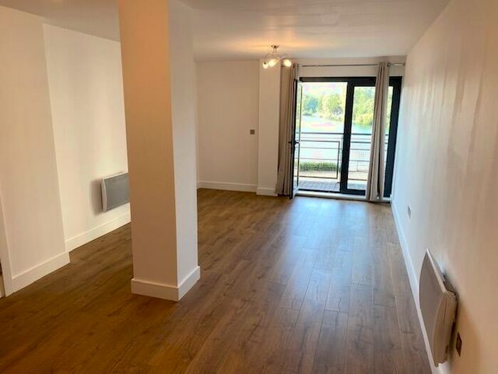 1 Bedroom Apartment To Rent In Galleon Way, Cardiff, CF10