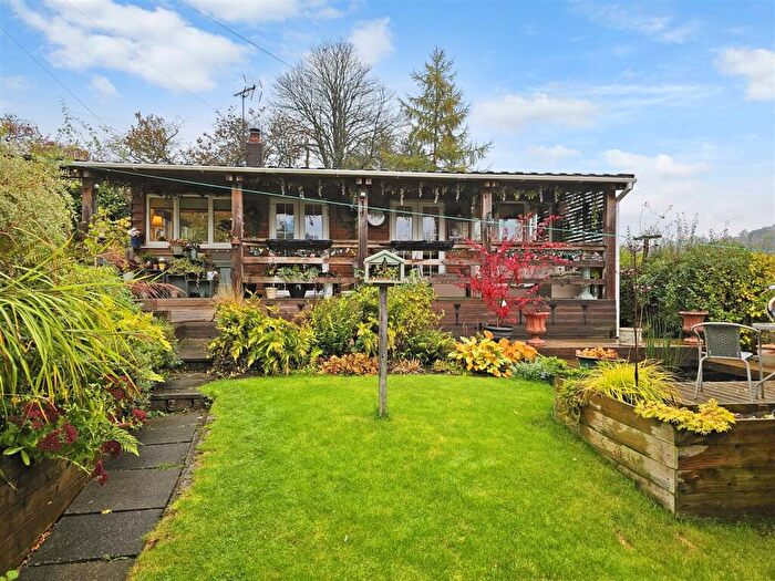 2 Bedroom Chalet For Sale In Hawkbatch, Bewdley, DY12
