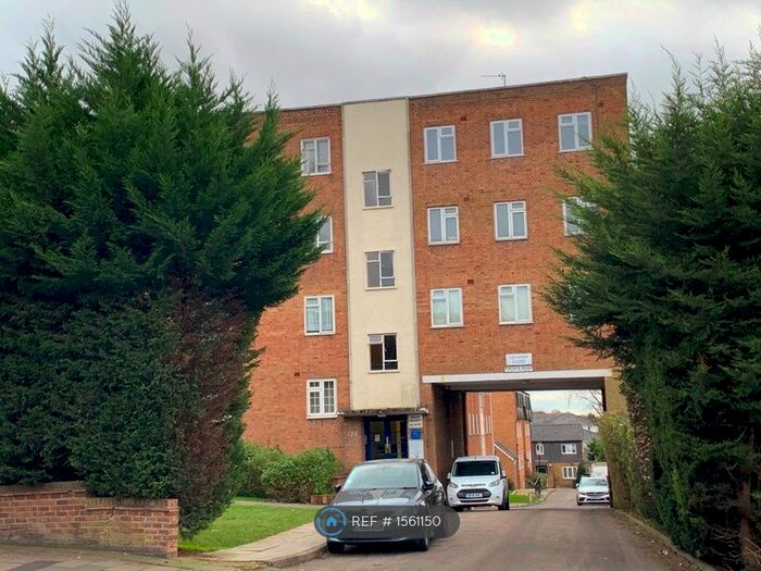 2 Bedroom Flat To Rent In Leigham Court Road, London, SW16