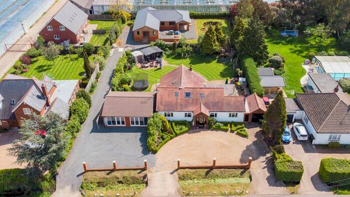 5 Bedroom Detached House For Sale In Netherhall Road, Roydon, CM19