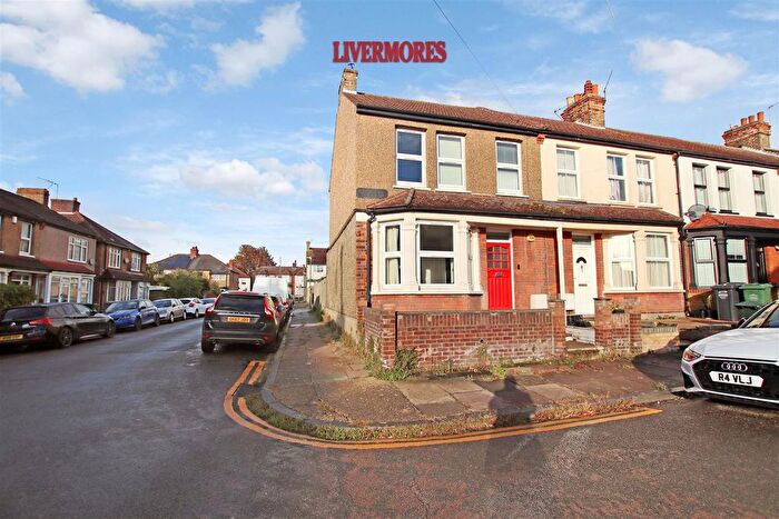 3 Bedroom End Of Terrace House For Sale In Bedford Road, Dartford, DA1