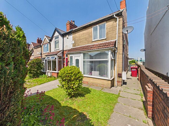 2 Bedroom Semi-Detached House For Sale In Williamthorpe Road, North Wingfield, S42