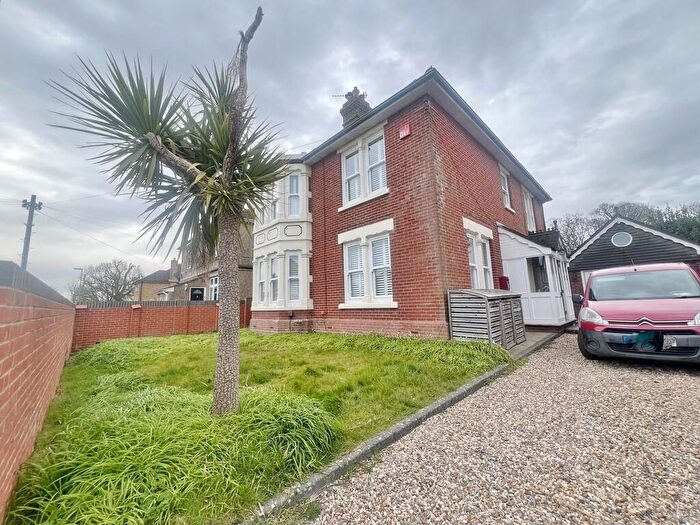 5 Bedroom Detached House To Rent In Wallis Road, Waterlooville, PO7