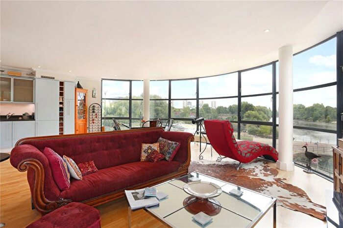 2 Bedroom Flat To Rent In Point Wharf Lane, Brentford, TW8