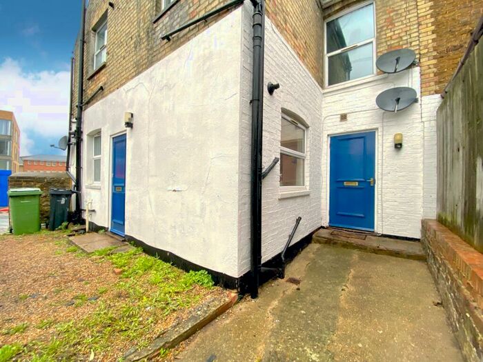 1 Bedroom Apartment To Rent In Mote Road, Maidstone, ME15