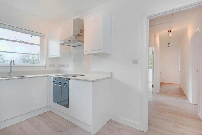 2 Bedroom Flat To Rent In Denison Close, London, N2