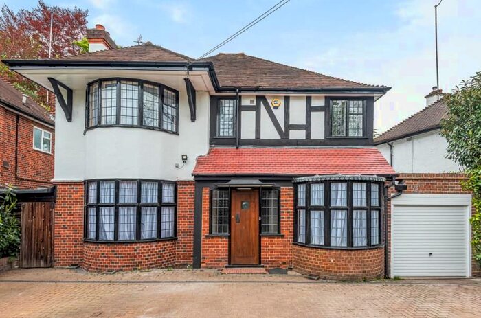 4 Bedroom Detached House To Rent In Rickmansworth Road, Northwood, HA6