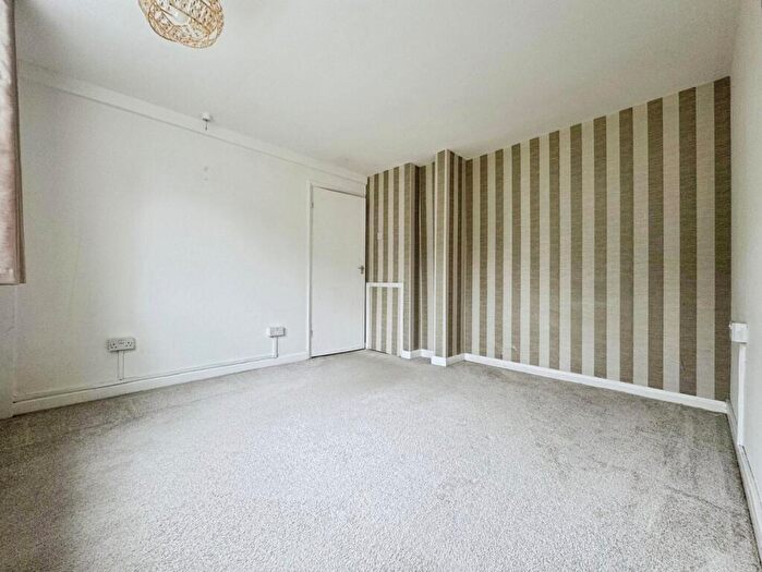 2 Bedroom Apartment To Rent In Rotherwood Avenue, Sheffield, South Yorkshire, S13