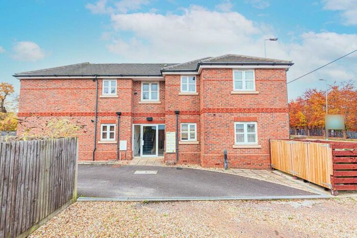 2 Bedroom Flat To Rent In Wokingham Road, Binfield, Bracknell RG42