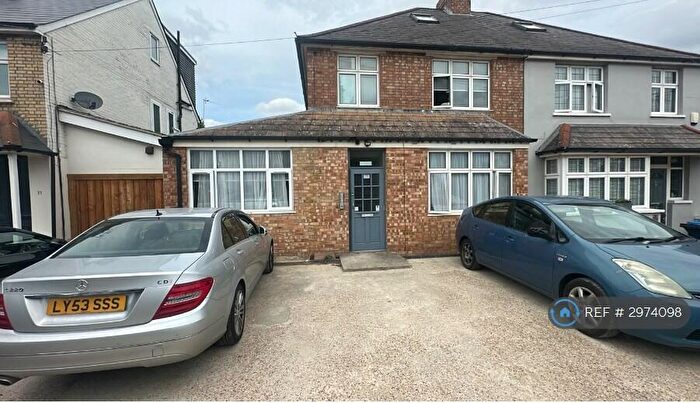 Studio To Rent In Bridge Road, Chertsey, KT16