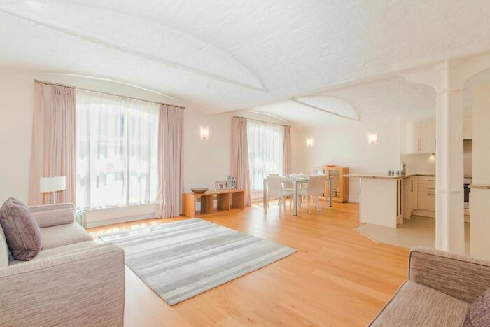 2 Bedroom Flat To Rent In Battle Bridge Lane, London, SE1