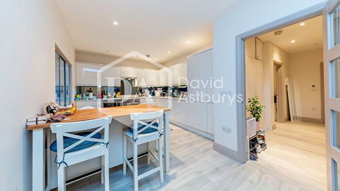 4 Bedroom Cottage To Rent In Western Road, Fortis Green, East Finchley, N2