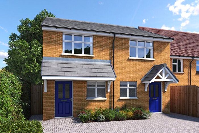 2 Bedroom Semi-Detached House For Sale In Underwood Road, Bishopstoke, SO50