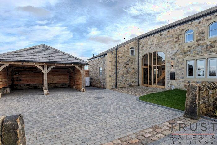 4 Bedroom Barn Conversion For Sale In Churchfield Paddock, Church Lane, Hartshead, Liversedge, WF15