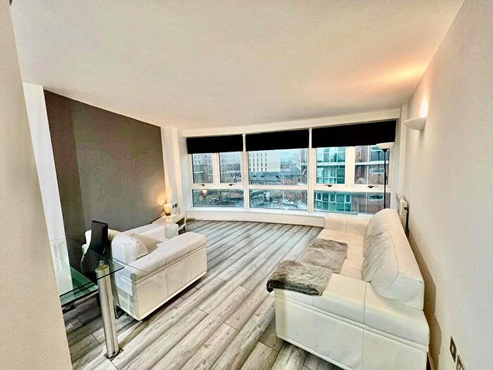 2 Bedroom Apartment To Rent In Marco Island, City Centre, NG1