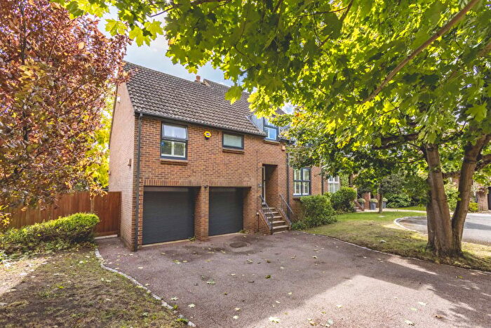 4 Bedroom Detached House For Sale In Agars Place, Datchet, SL3