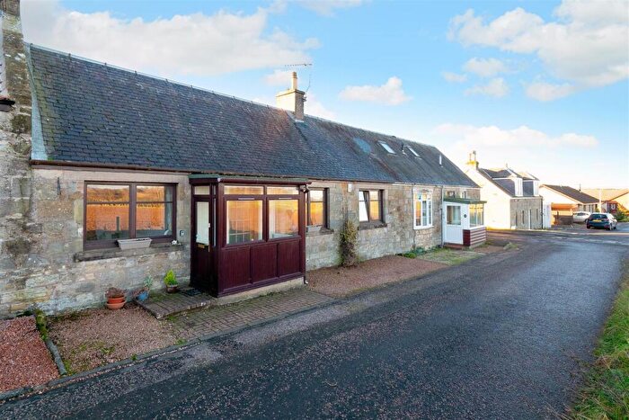 2 Bedroom Cottage For Sale In Bankton Park, Kingskettle, KY15