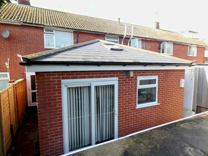 1 Bedroom Flat To Rent In Cumberland Avenue, Canterbury, CT1