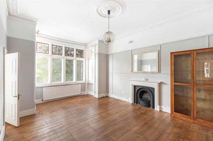 1 Bedroom Apartment To Rent In Harold Road, London, SE19