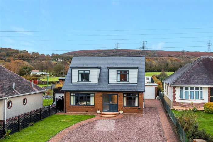 3 Bedroom Detached Bungalow For Sale In Glynhir Road, Pontarddulais, Swansea, SA4