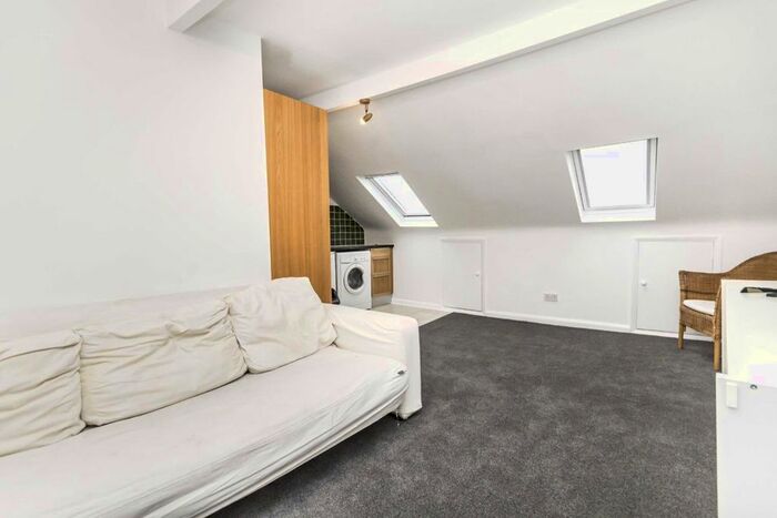 1 Bedroom Flat To Rent In Broadway, London, W13