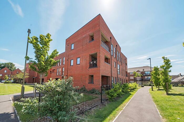 2 Bedroom Flat For Sale In East Oxford, Oxford, OX4