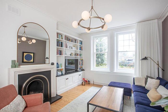 2 Bedroom Flat For Sale In Cormont Road, Camberwell, SE5