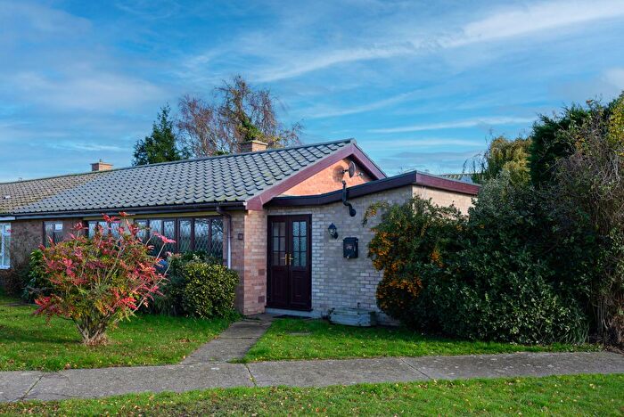 2 Bedroom Semi Detached Bungalow For Sale In Park Lane, Kirton, Ipswich, IP10