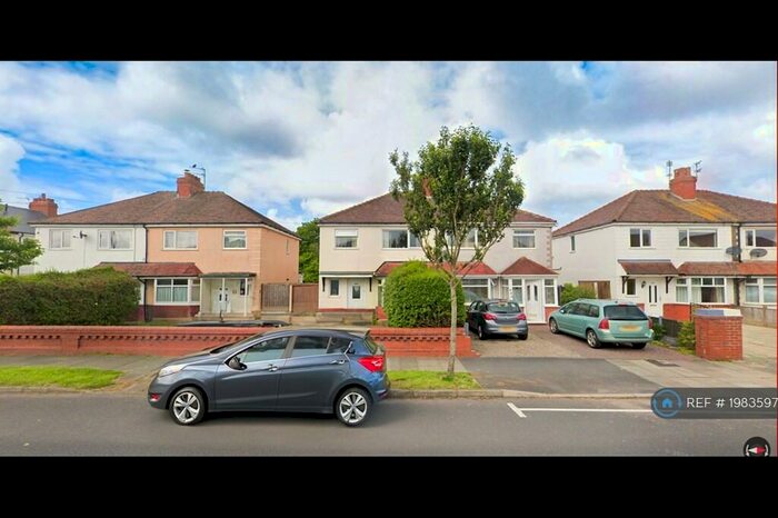3 Bedroom Semi-Detached House To Rent In North Drive, Cleveleys, FY5