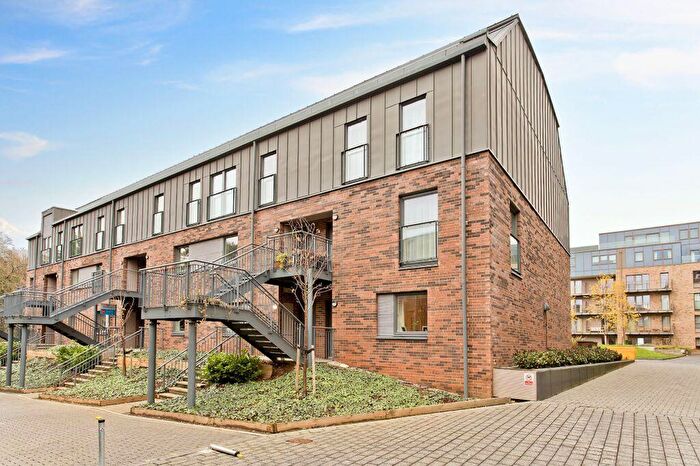 3 Bedroom Duplex For Sale In Hughes Close, Canonmills, Edinburgh, EH7