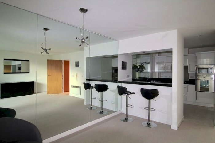 2 Bedroom Flat To Rent In River Crescent, Waterside Way, NG2