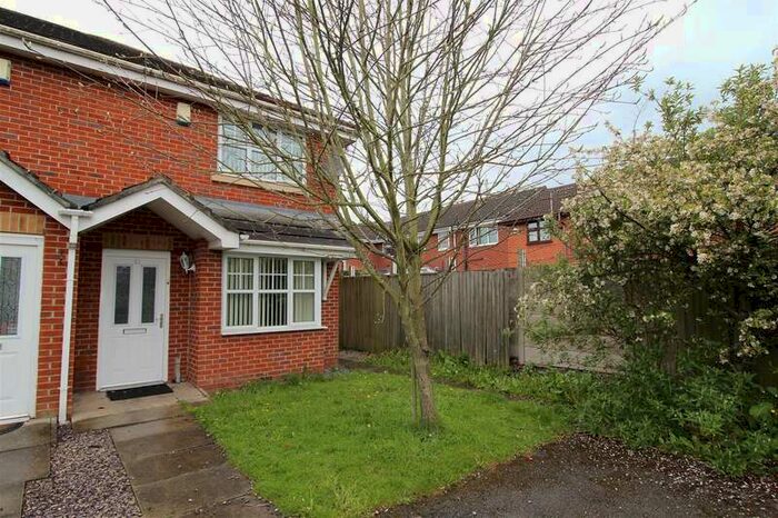 3 Bedroom Town House To Rent In Fieldings Close, Pemberton, Wigan, WN5