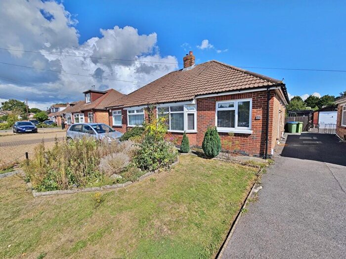 2 Bedroom Semi-Detached Bungalow For Sale In Fareham Park Road, Fareham, PO15