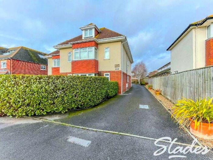 3 Bedroom Penthouse To Rent In Stuart Road, Highcliffe, Dorset, BH23