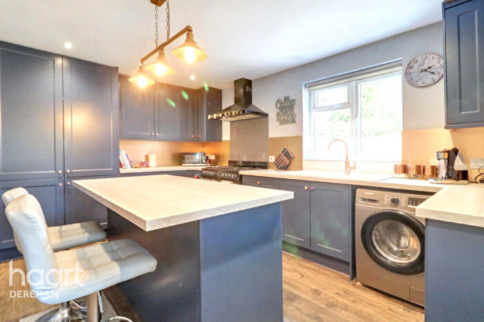 3 Bedroom Detached Bungalow For Sale In Three Post Road, Watton, IP25