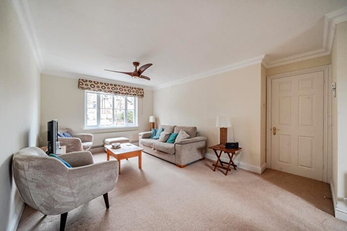 2 Bedroom Flat To Rent In Catherine Drive, Richmond, TW9