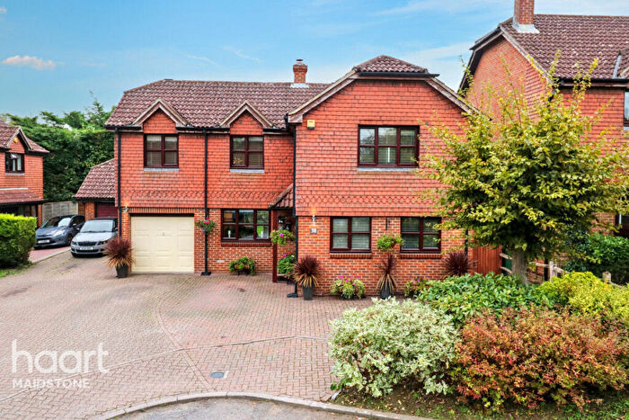 4 Bedroom Detached House For Sale In Raymer Road, Maidstone, ME14