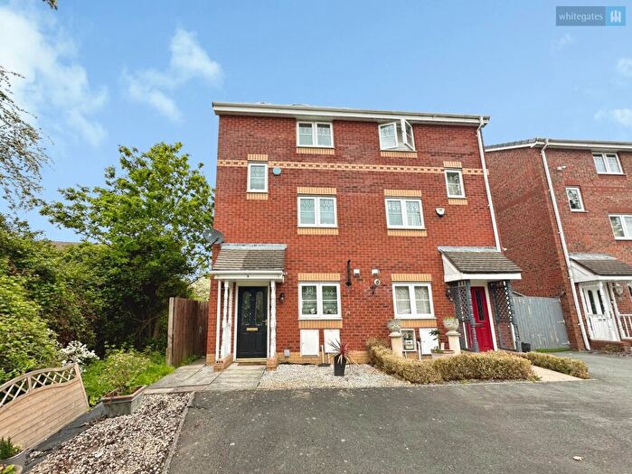 4 Bedroom Semi-Detached House For Sale In Mottram Drive, Nantwich, Cheshire, CW5