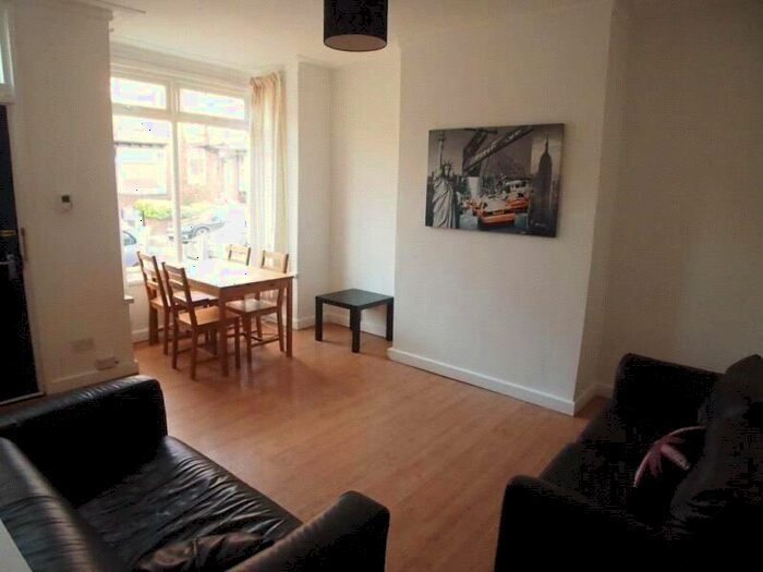 3 Bedroom Terraced House To Rent In Trelawn Avenue, Headingley, Leeds, LS6