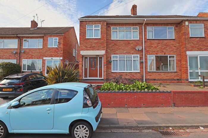 3 Bedroom Semi-Detached House For Sale In The Jordans, Allesley Park, Coventry - No Onward Chain, CV5