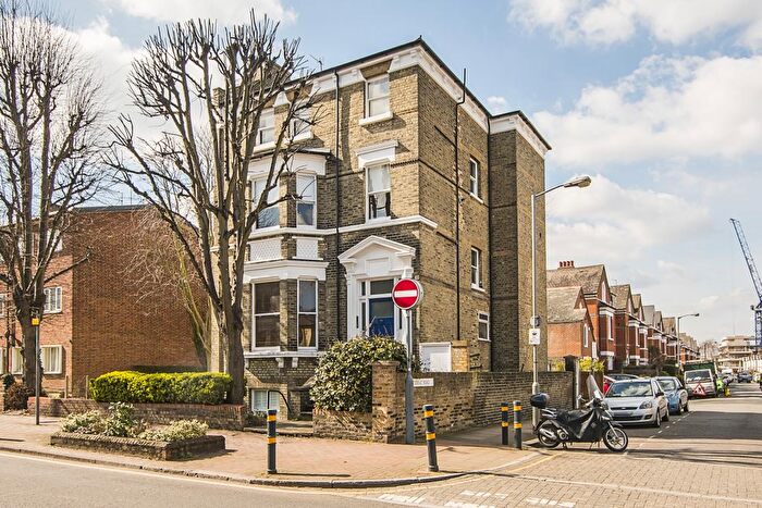 2 Bedroom Flat To Rent In Oxford Road, London, SW15