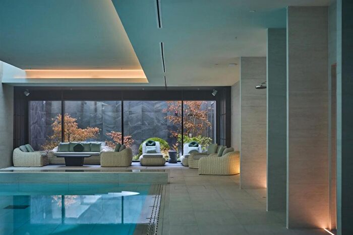 2 Bedroom Flat To Rent In Waterhouse Garden, Manchester, M3