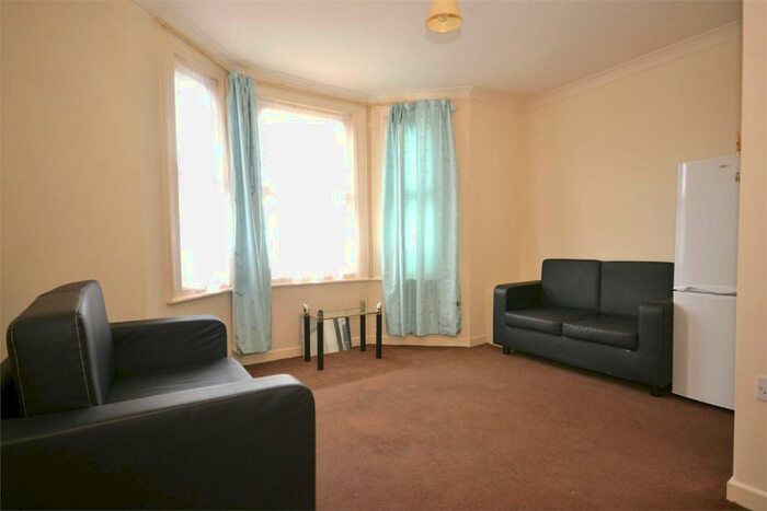 2 Bedroom Maisonette To Rent In Llanover Road, Wembley, HA9