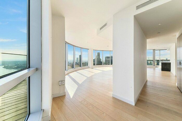 3 Bedroom Flat To Rent In Charrington Tower, Biscayne Avenue, London, E14