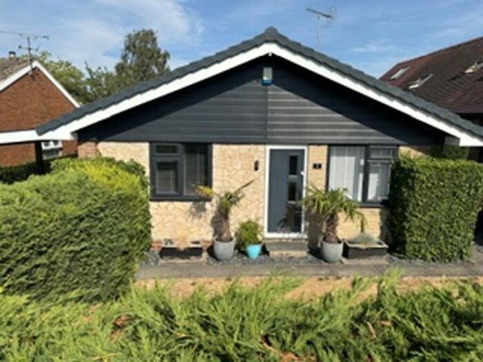 3 Bedroom Detached Bungalow For Sale In The Meadows, Todwick, S26