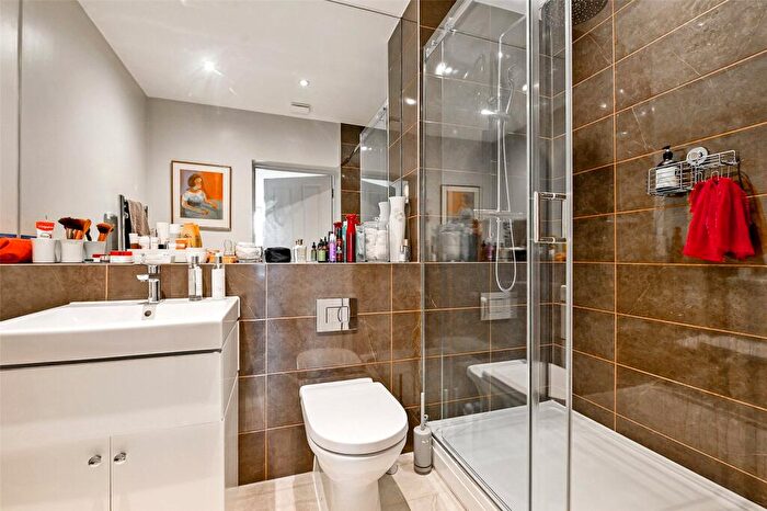 2 Bedroom Apartment To Rent In Parklands, Besselsleigh, Abingdon, Oxfordshire, OX13