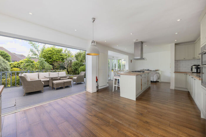 5 Bedroom House To Rent In West Grove, Walton, KT12