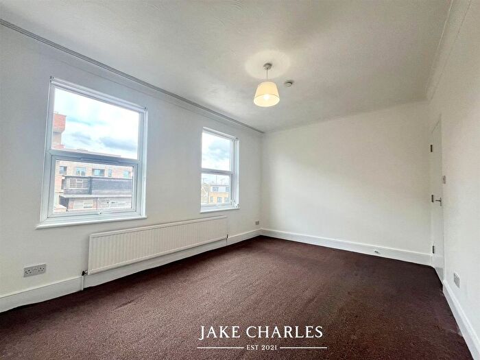 1 Bedroom Flat To Rent In Green Lanes, London, N8