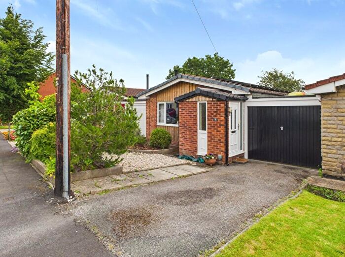 2 Bedroom Detached Bungalow For Sale In Blackmoor Avenue, Tyldesley, M29
